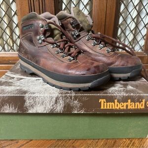 Timberland Women’s Brown Leather Boots Rugged Design | 8.5